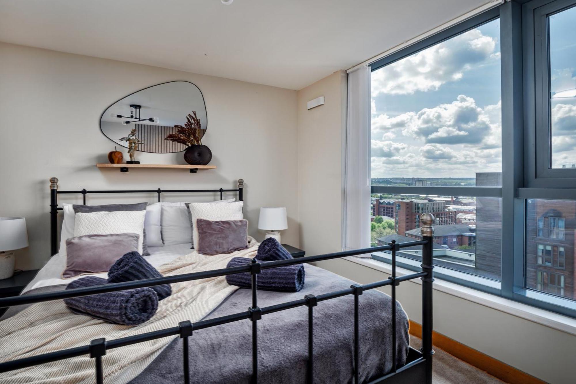 Large Central Penthouse In Leeds Leeds  Bagian luar foto
